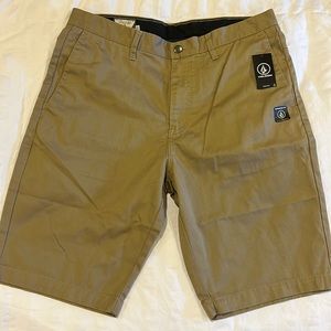 NEW Volcom shorts